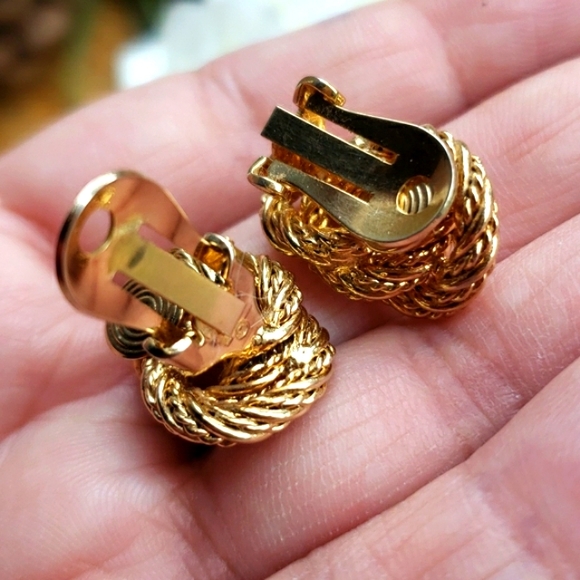 Vintage Designer Grosse (Dior) Germany 14k Gold Triple Braided Not Clip Earrings - Picture 10 of 11